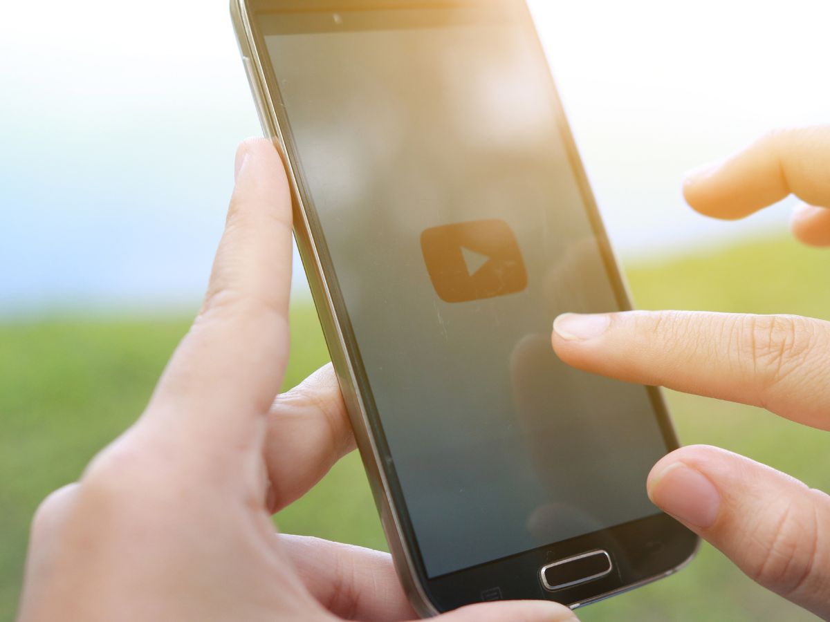 How Much Data Does YouTube Use? Streaming Quality & Saving Tips – eSIMony